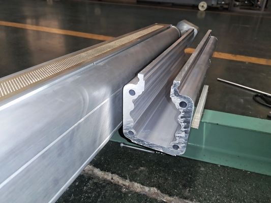 Máquina de laminação de chama de estilo alemão PLC personalizada 2 queimadores 3 em 1 para assento de carro