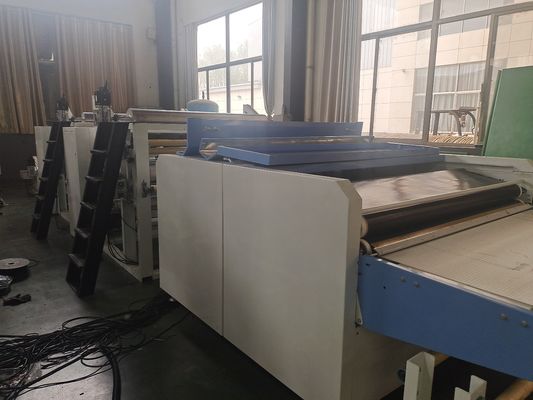 500 mm-3000 mm MAX Máquina de laminação de piso plano de largura eficaz para materiais termoplásticos