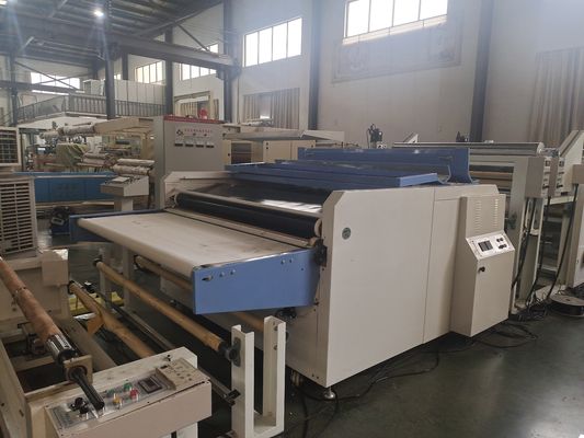 500 mm-3000 mm MAX Máquina de laminação de piso plano de largura eficaz para materiais termoplásticos
